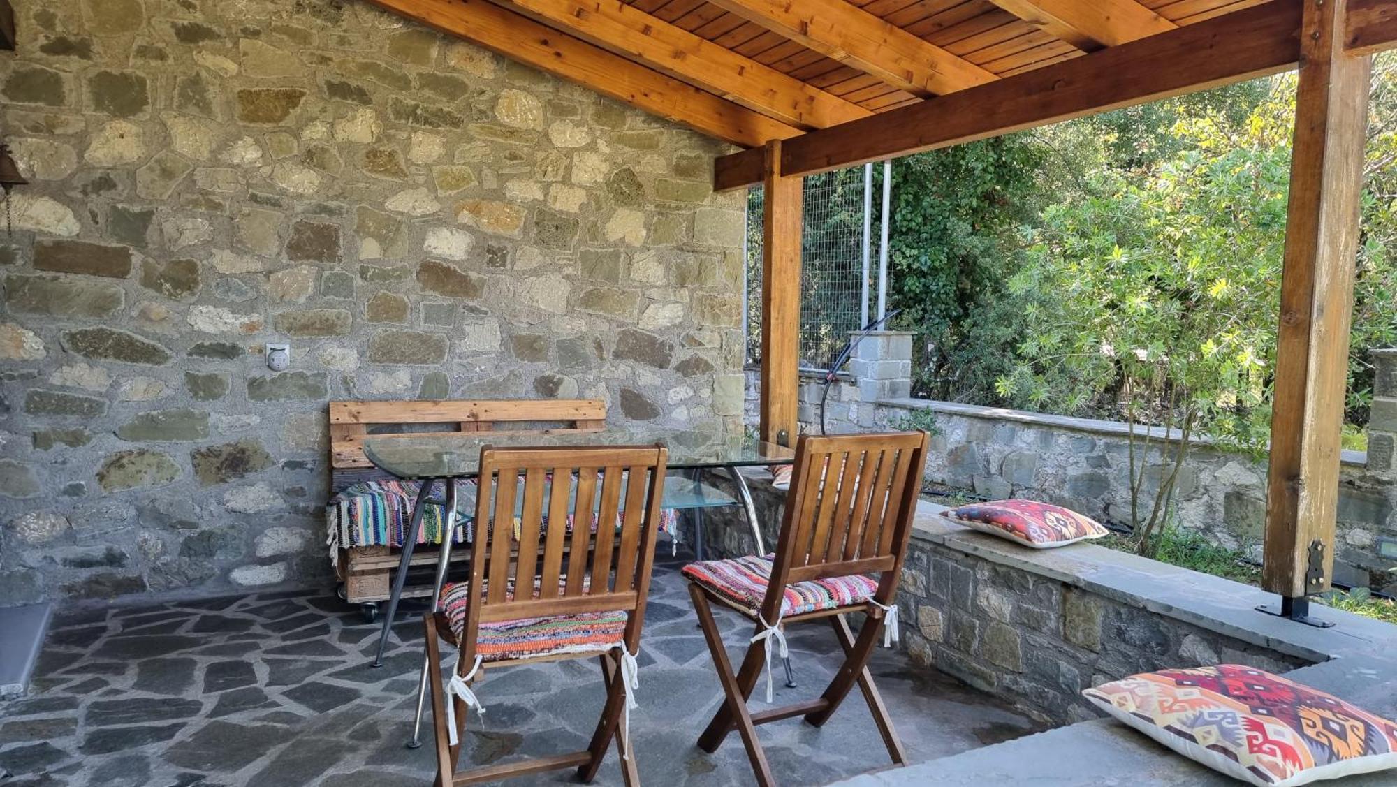 House With Big Garden And Barbeque In Nature Vourgareli Exterior foto